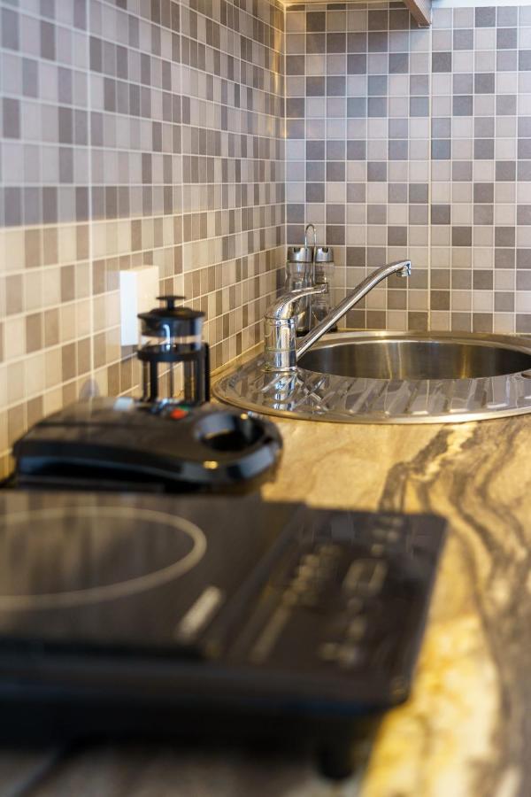 Marousi Suites 佩里萨 外观 照片