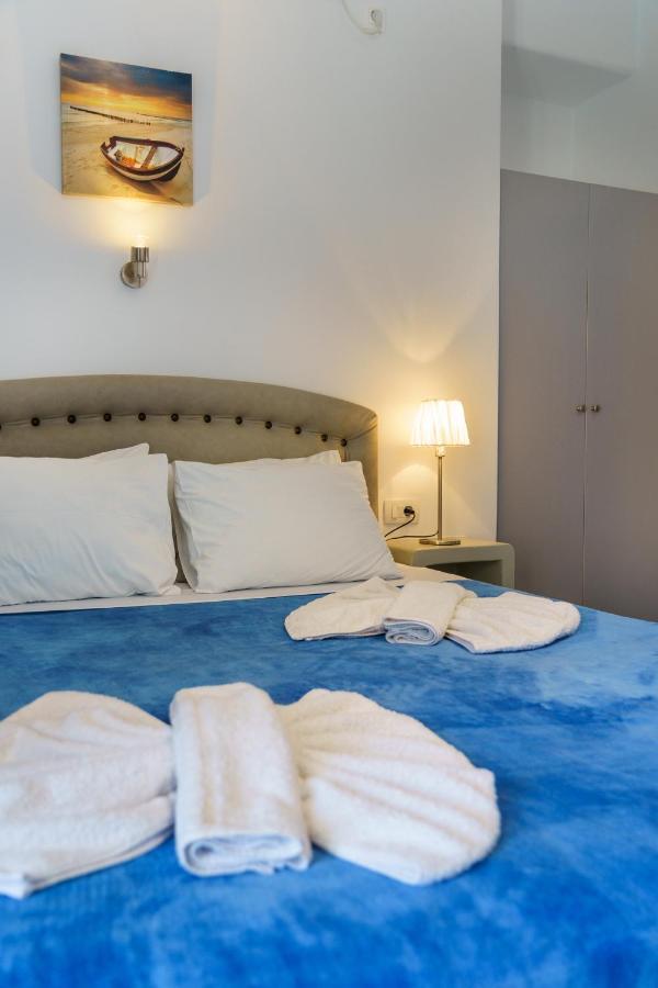 Marousi Suites 佩里萨 外观 照片
