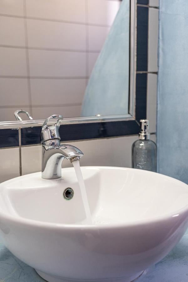 Marousi Suites 佩里萨 外观 照片